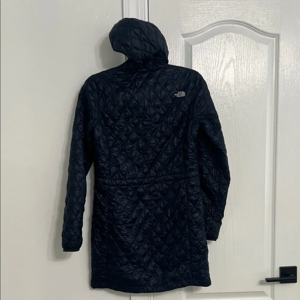 The North Face Women's Navy Quilted Ski Jacket - Picture 6 of 6